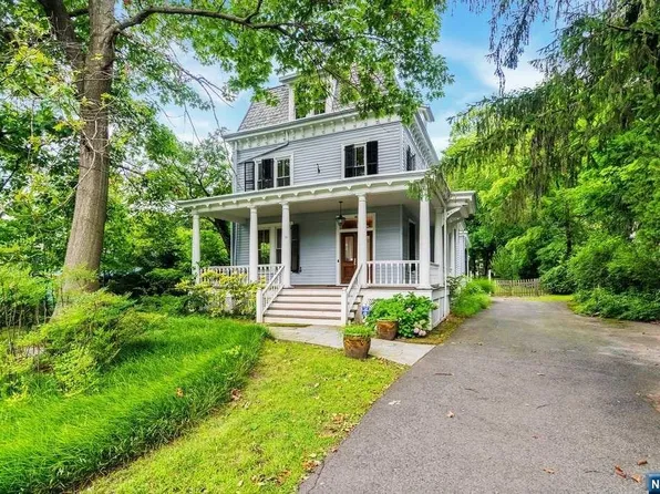99 E Linden Ave, Englewood, NJ 07631