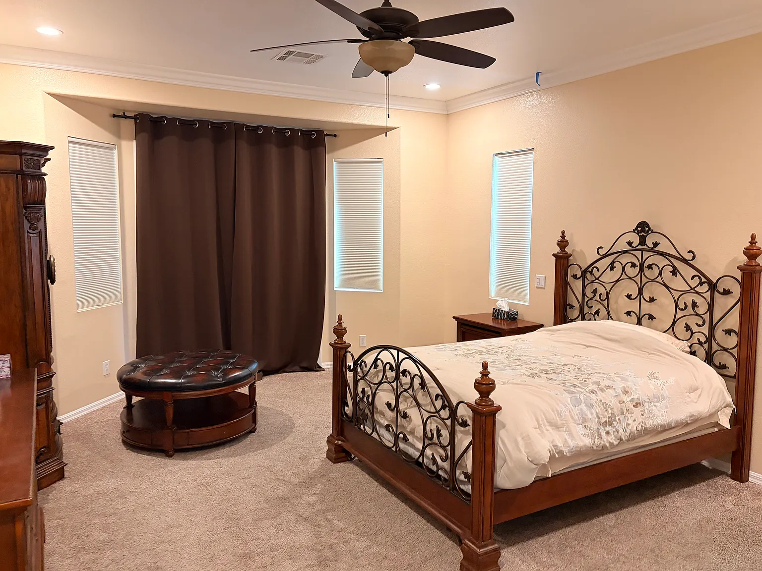 3 bed, 2.5 bath, 2510 sqft, $2,345 — Photo 4