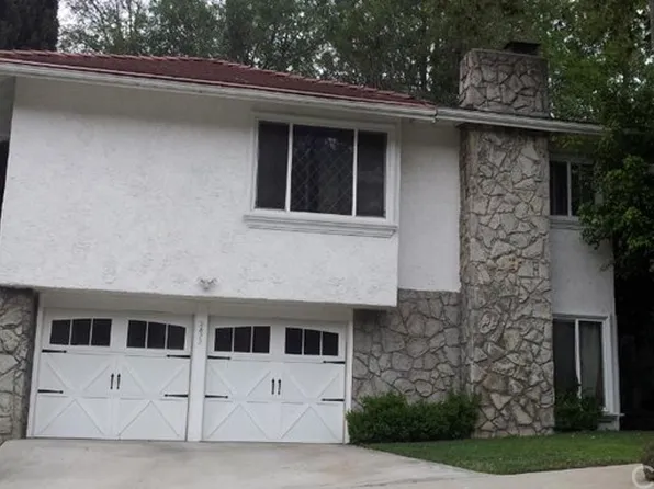 2877 Woodwardia Dr, Los Angeles, CA 90077