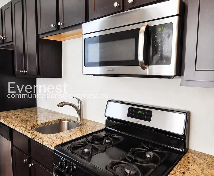 1636 N North Park Ave #G — Photo 3