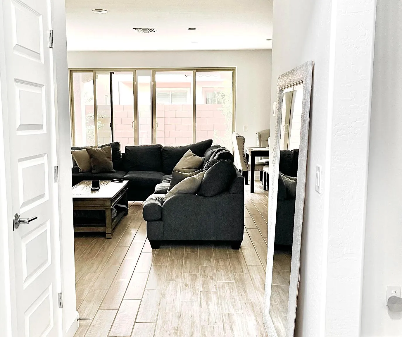 4 bed, 2248 sqft, $2,795 — Photo 4