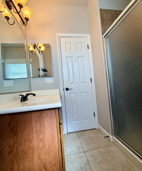 Hall Bath 2