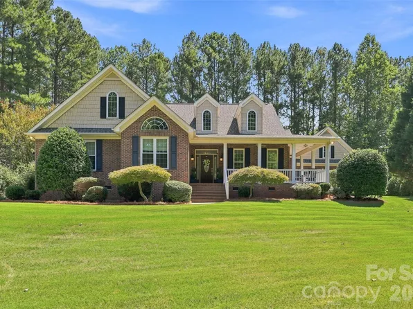 2290 Northview Harbour Dr, Sherrills Ford, NC 28673