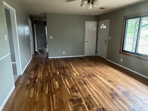 3rd image of 2605 Vienna Rd