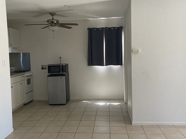 1975 Mountain Shadow Rd — Photo 6