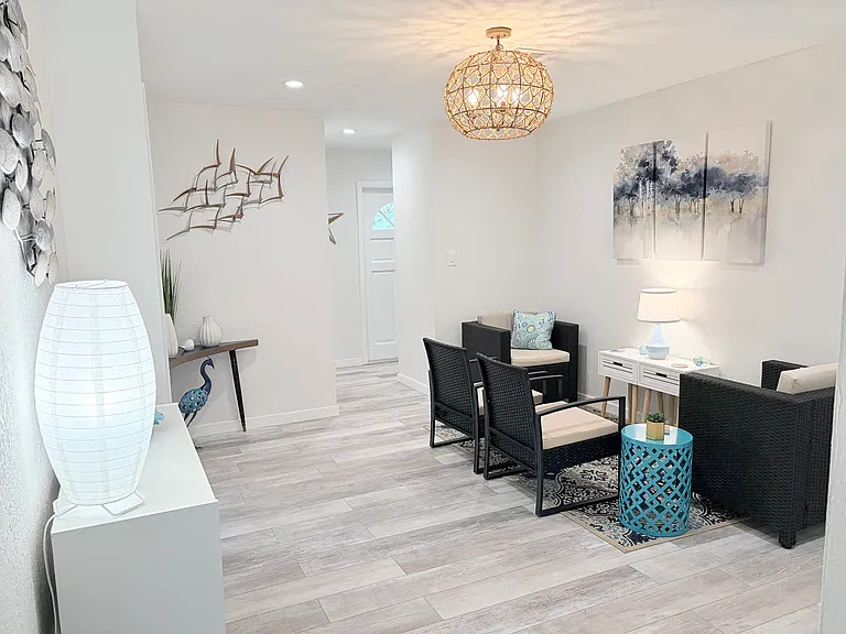 278 Pine Tree Dr — Photo 16