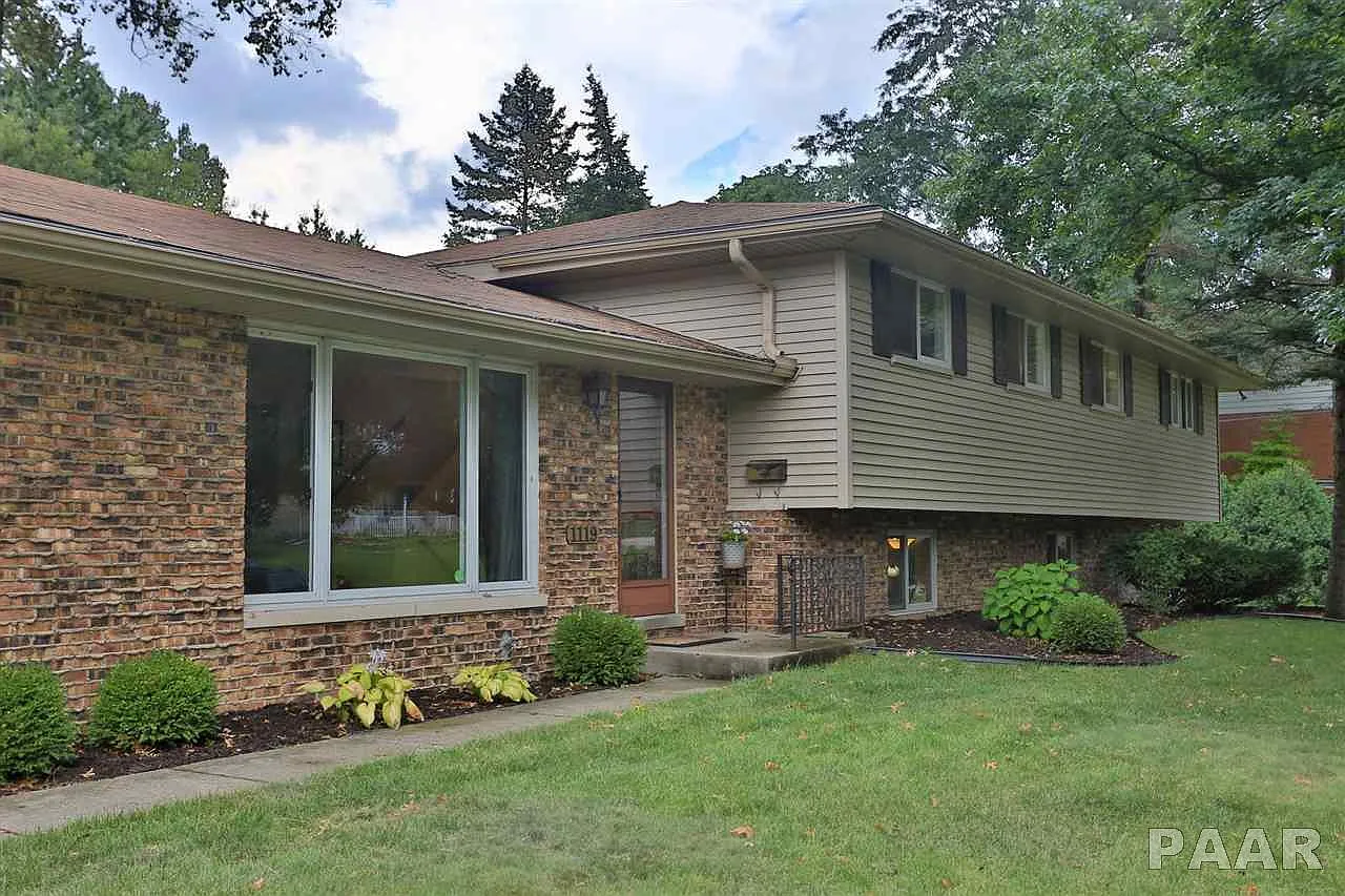 1119 W Oakglen Dr photo 1