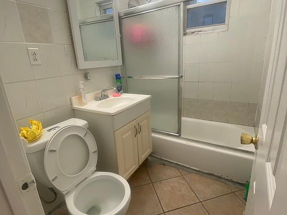 4th image of 3112 101st St #1