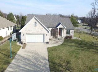 5584 Eagle Trace Dr, Sylvania, OH 43560