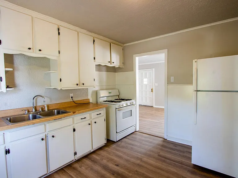 905 N Wilson Ave #A — Photo 6