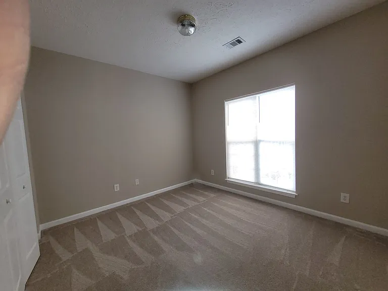 219 Wyndom Ct — Photo 6