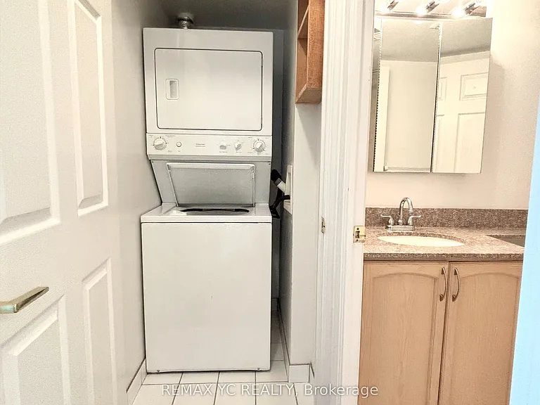 5500 Yonge St #409 — Photo 8
