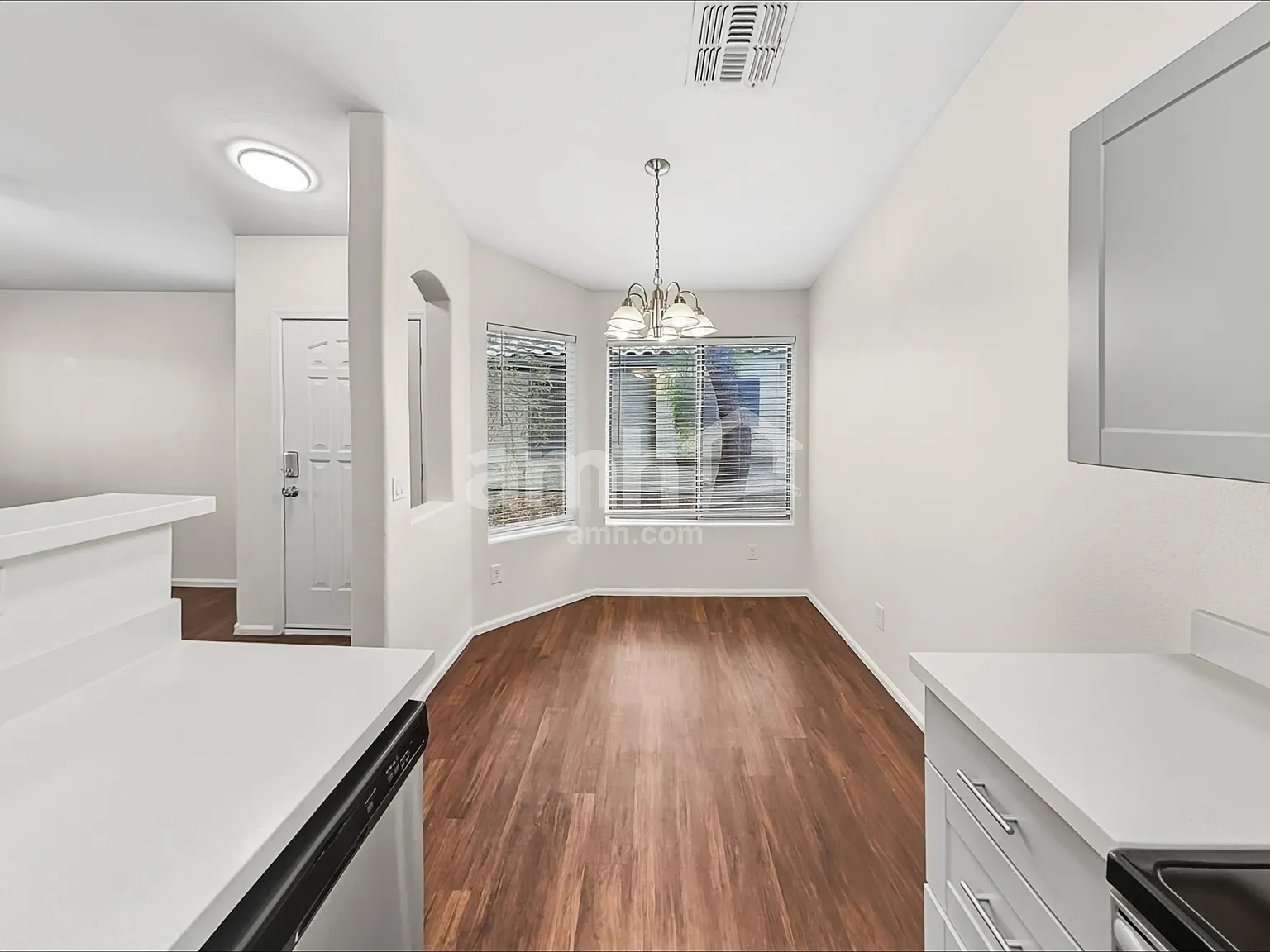 3 bed, 2.0 bath, 1314 sqft, $1,910 — Photo 4