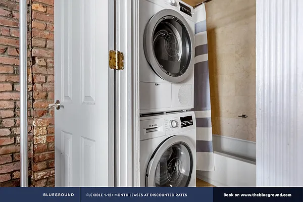 Rented by The Blueground | media 276