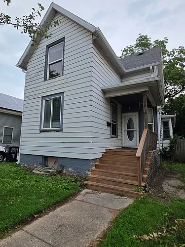 1435 Villa St Photo 1