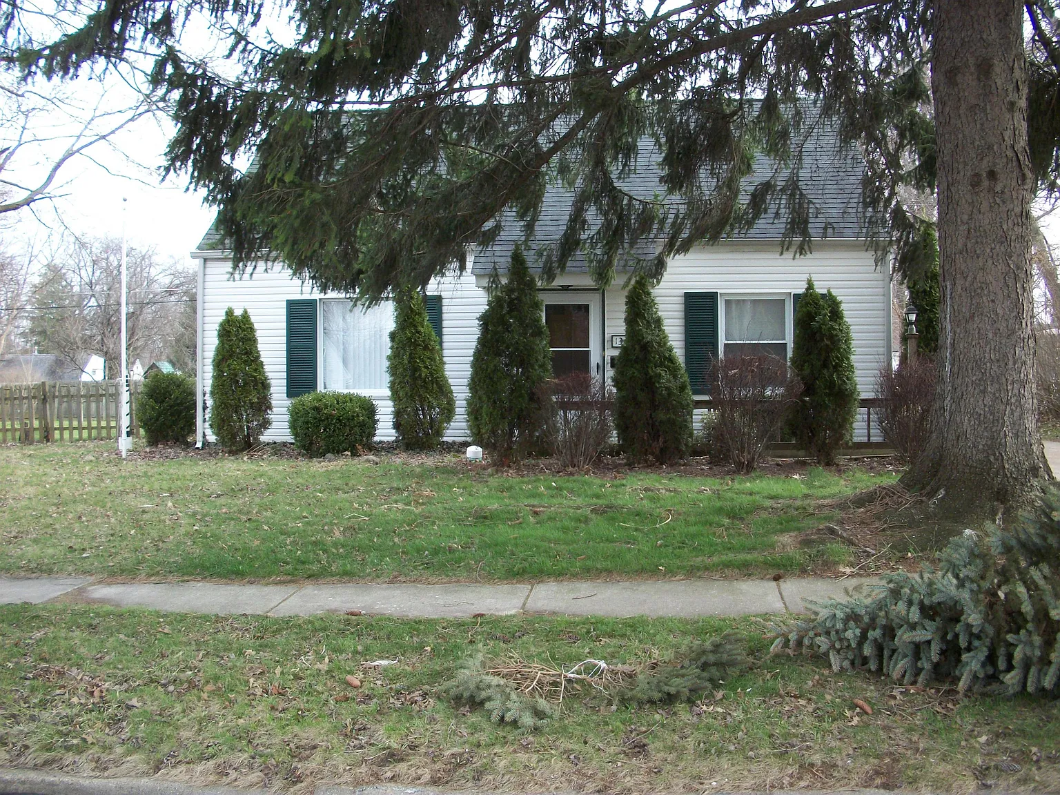 1342 Myrtle Ave photo 1