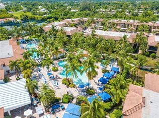 985 Sandpiper St #I-206, Naples, FL 34102