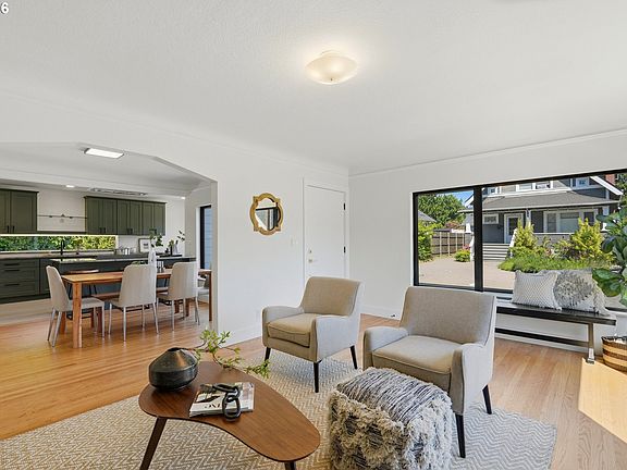 4th image of 2333 SE 40th Ave