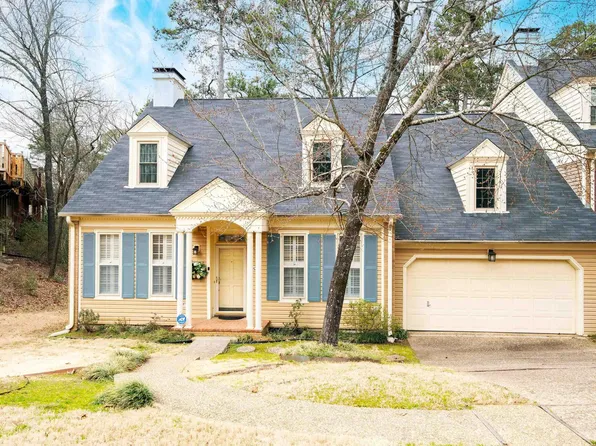 102 Claremore Ct, Little Rock, AR 72227