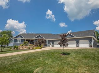 W5280 Windmill Ridge Rd, New Glarus, WI 53574