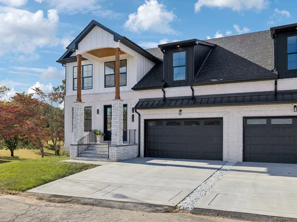 112 Fairway Dr, Clarksville, TN 37043