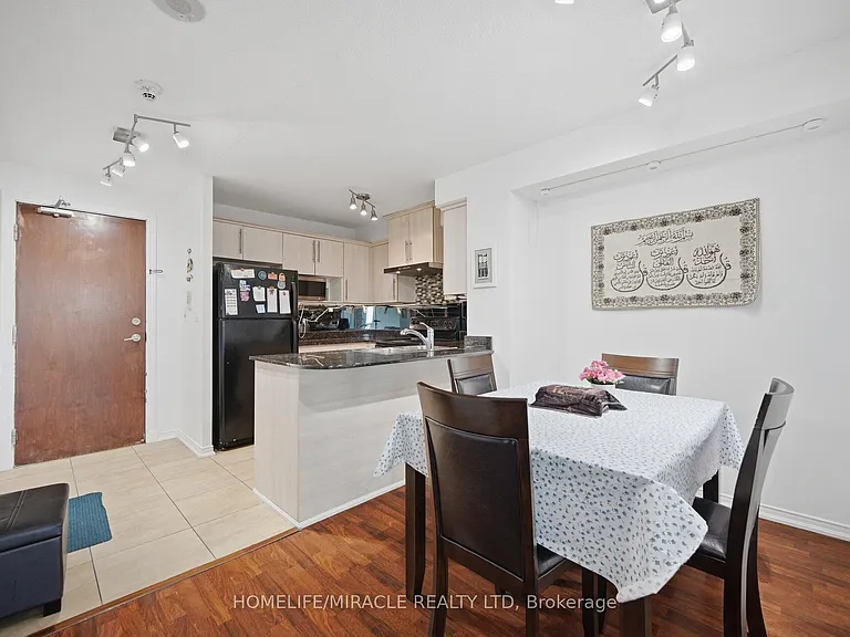 8 Rosebank Dr #8 — Photo 12