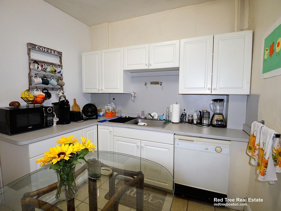 1st image of 44 Egmont St #2A