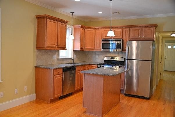 Chef's Open Plan Granite/Stainless Kitchen w/Ressed Lights