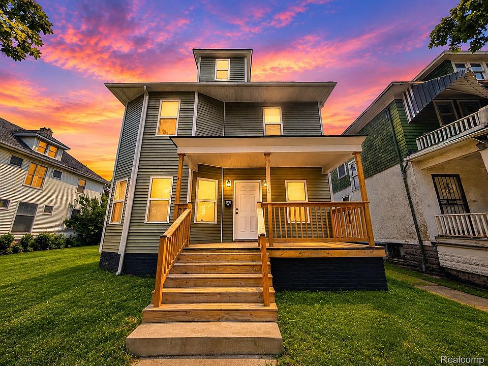 1st image of 592 Leicester Ct