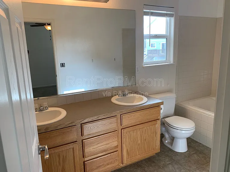 2615 Forecastle Dr — Photo 10