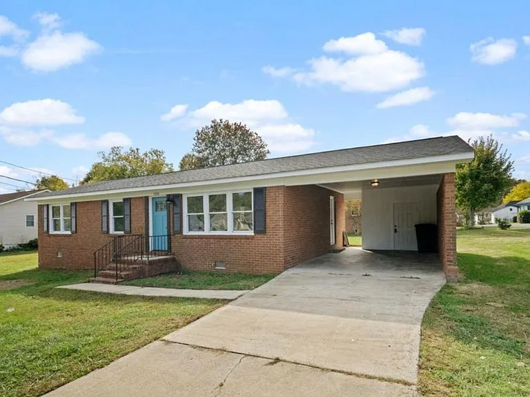 1124 Jackson St — Photo 3