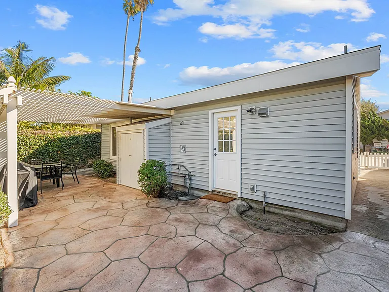 1251 Devon Ln — Photo 24