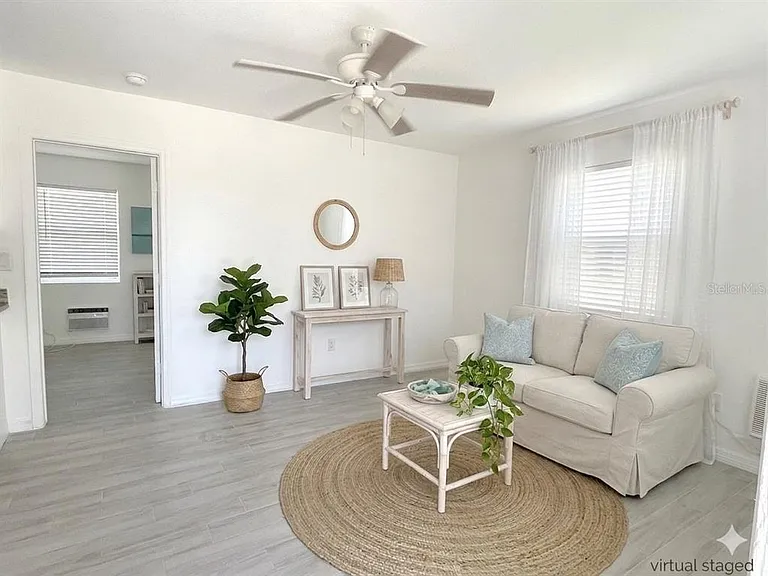 24 Lynn Way #C — Photo 4