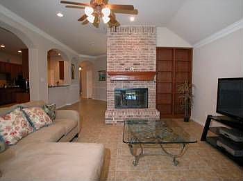4th image of 11117 Claro Vista Cv