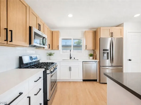 2454 Winterwood Blvd, Las Vegas, NV 89142