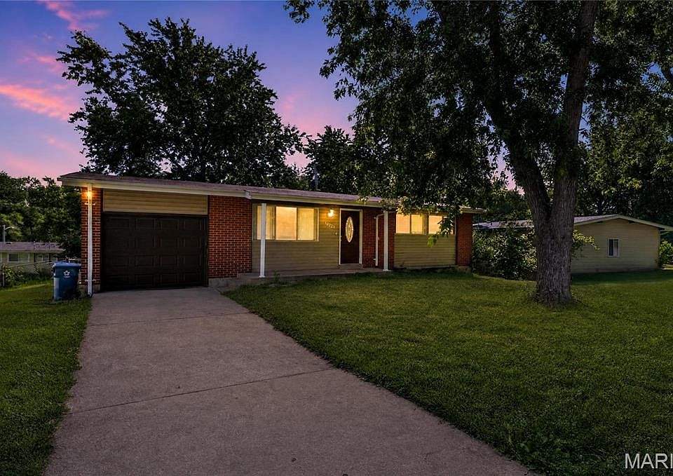 1st image of 10226 Green Valley Dr