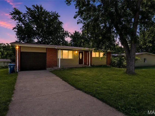 10226 Green Valley Dr, Saint Louis, MO 63136