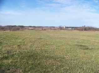 4115 Thomas Dr, Woodstock, IL 60098