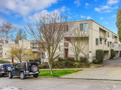 202 W Olympic Place #304, Seattle, WA, 98119