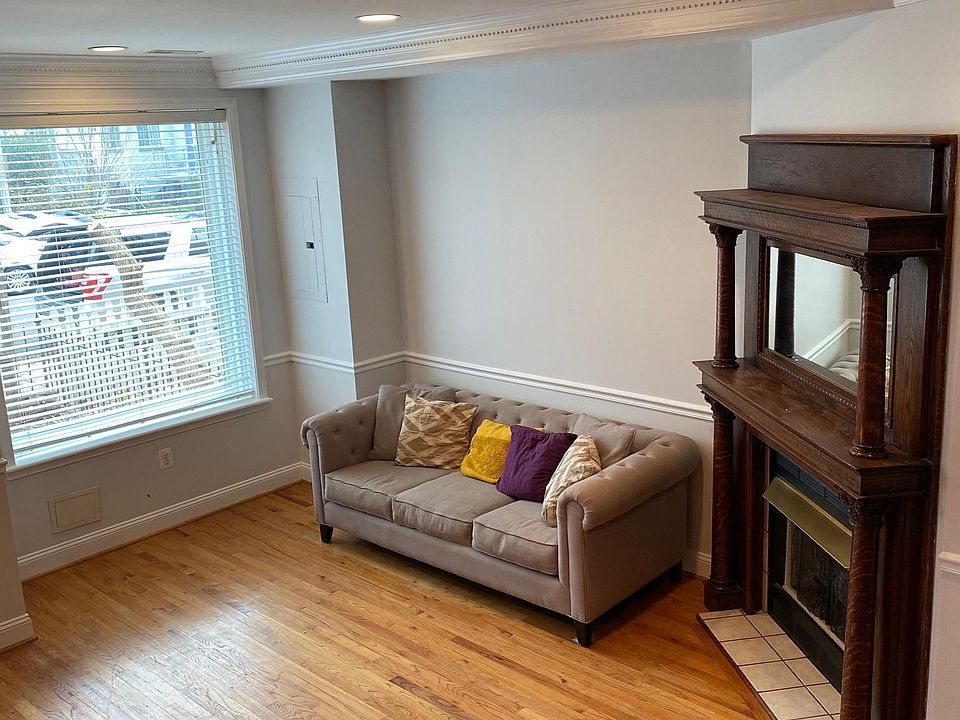 Living room with gas log fireplace