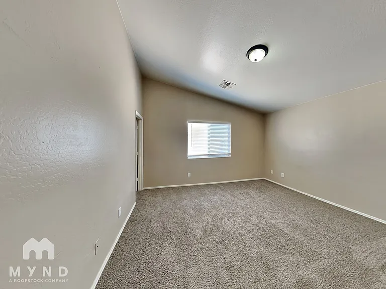 36590 W San Clemente St — Photo 8