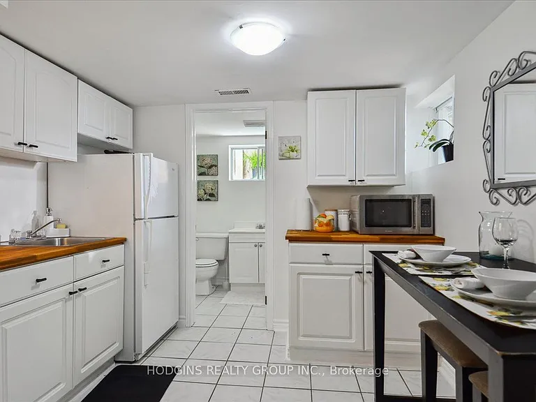 65 Mineola Rd E #LOWER — Photo 7