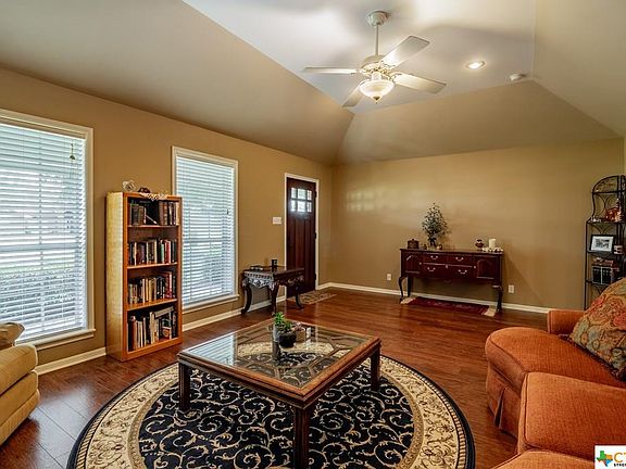 3rd image of 463 Park Ln