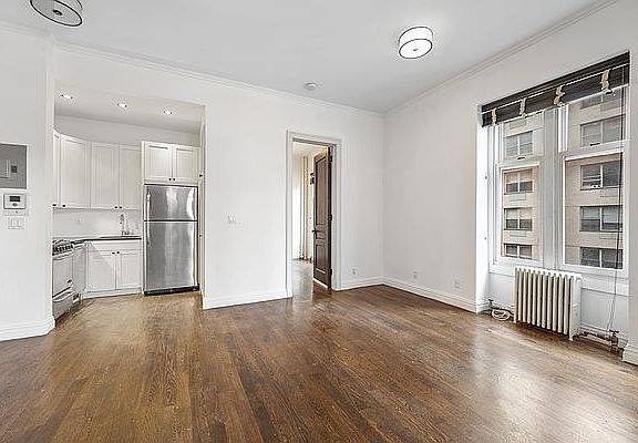 3rd image of 10 5th Ave #43