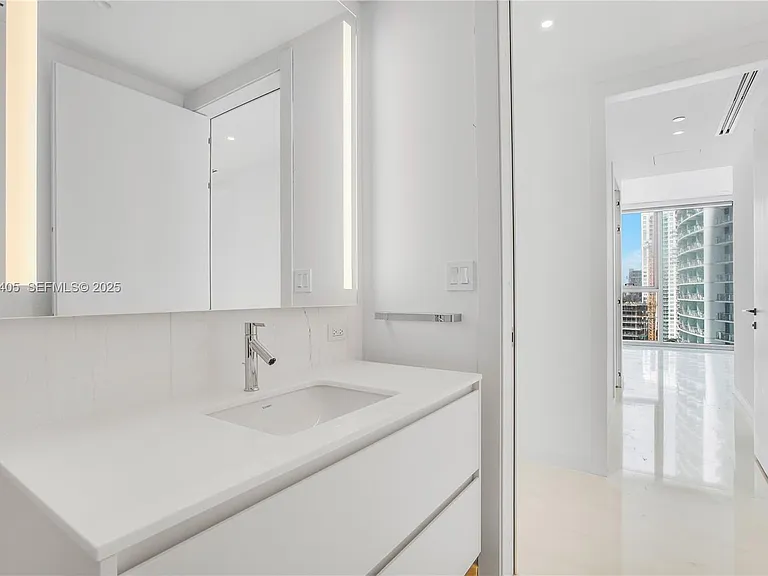 300 Biscayne Boulevard Way #2107 — Photo 17