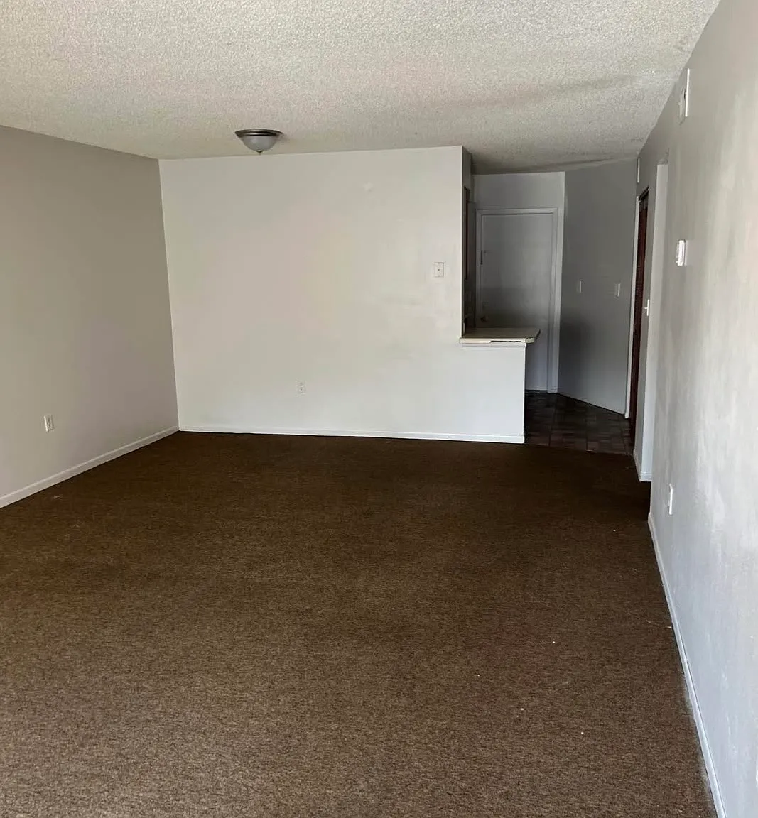2 bed, 996 sqft, $1,295 — Photo 2