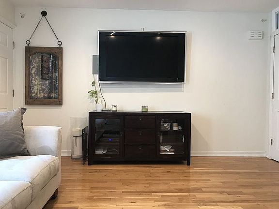 5th image of 401 S 5th St #1