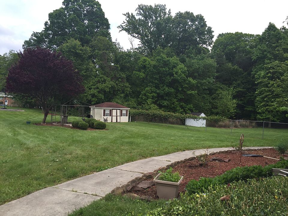 2nd image of 7210 Lavonda Ct