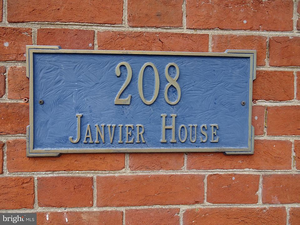 2nd image of 208 Delaware St