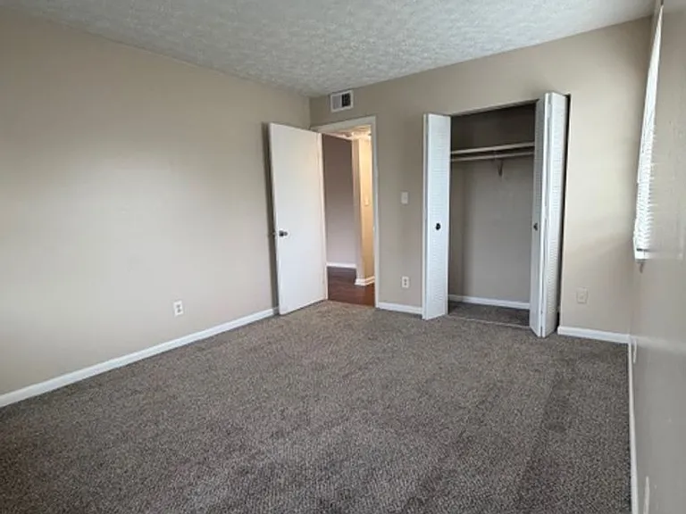 Woodfield Gardens — Photo 22